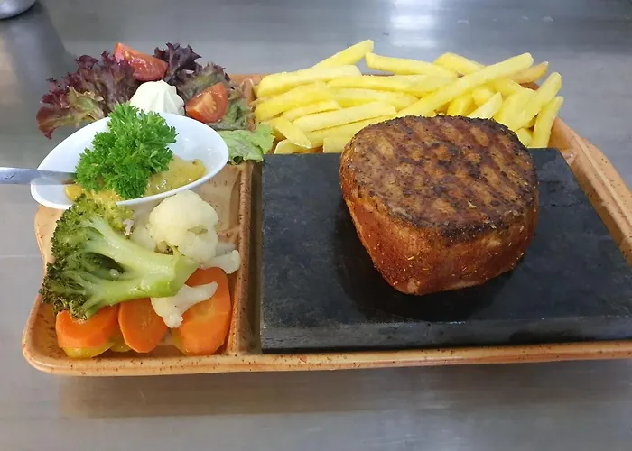 Hotel-restaurant-linde מלון