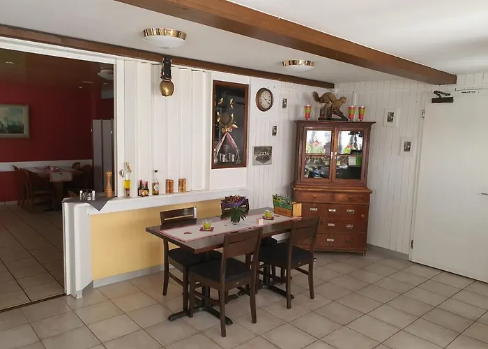 Hotel-restaurant-linde מלון Gundlischwand